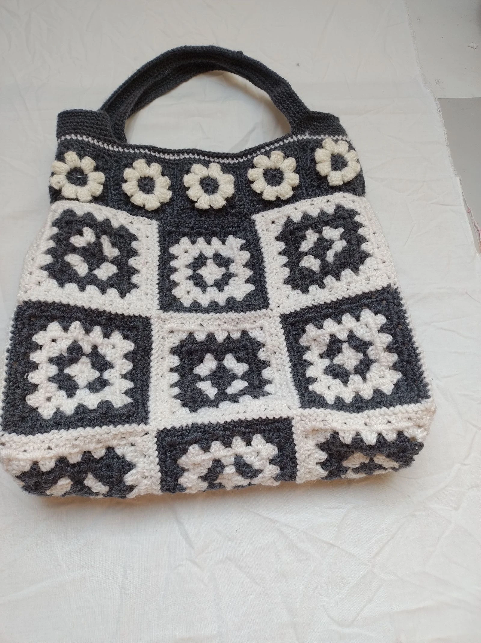 Shoulder bag crocheted granny squares handmade – photo 2